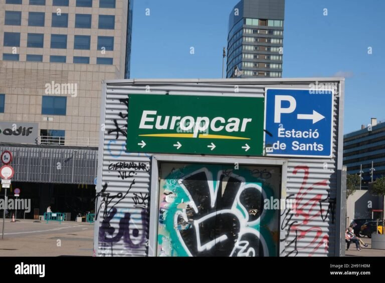 Dónde se encuentra Europcar en la estación de tren Sants de Barcelona