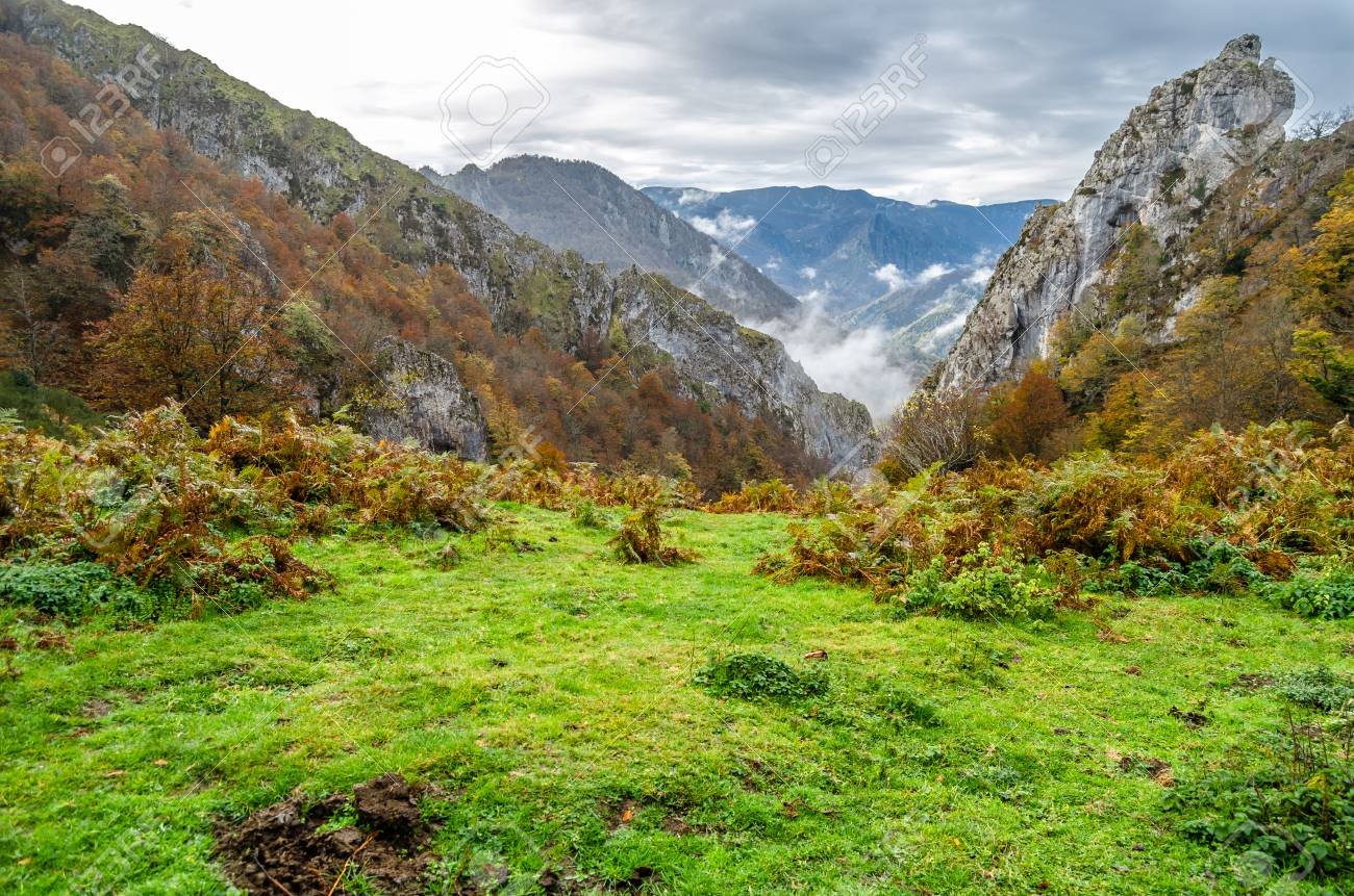 paisaje montanoso del norte de espana