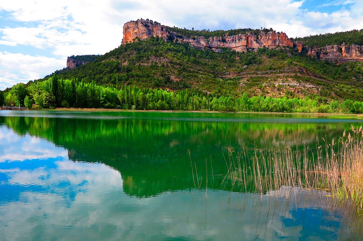 paisaje natural de laguna de una