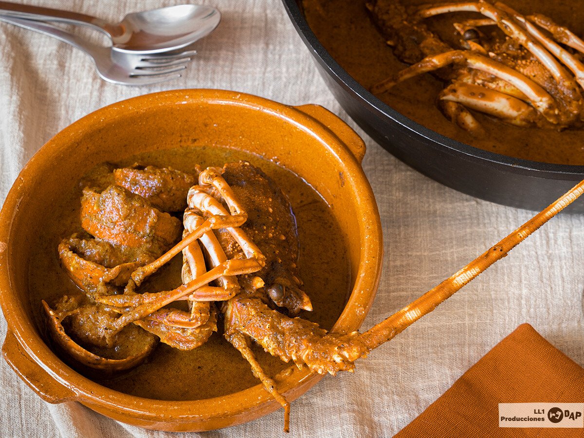 plato de caldereta de langosta en fornells
