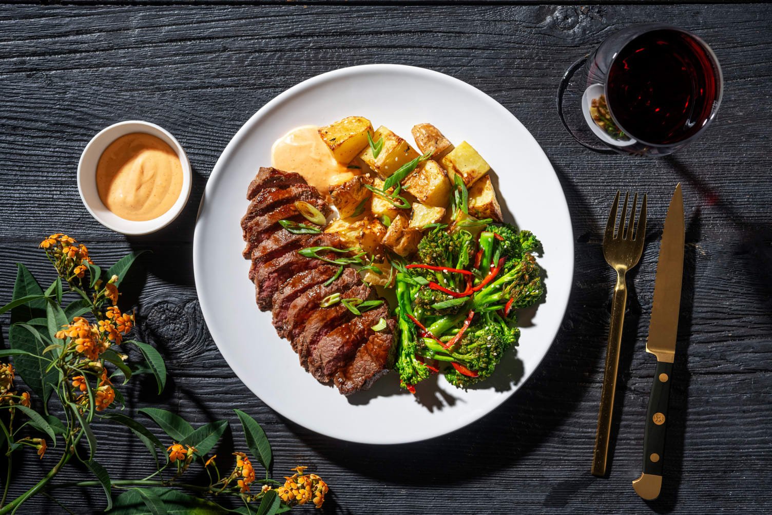 plato gourmet en restaurante elegante