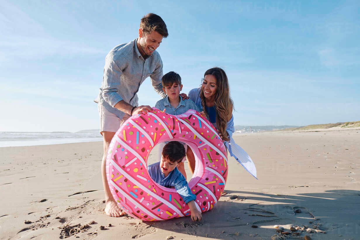 playa de aro con familias disfrutando