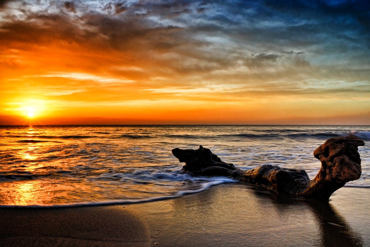 playa de las negras al atardecer