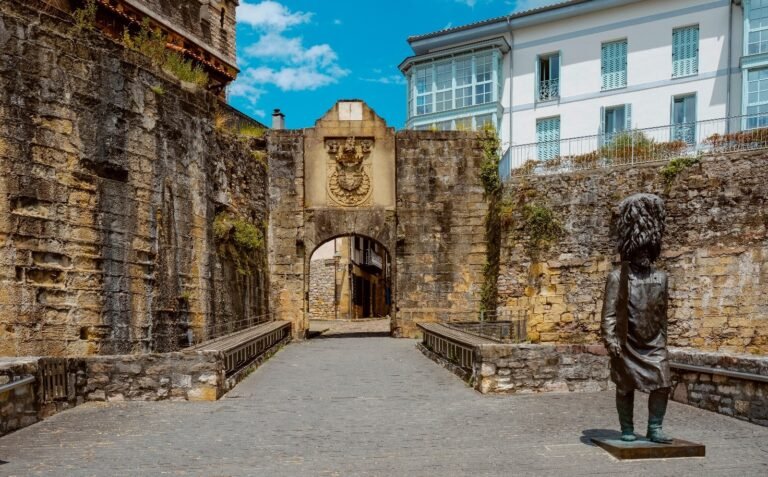 Dónde encontrar pueblos baratos cerca de San Sebastián