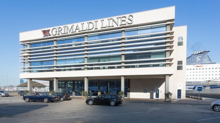 Dónde comprar billetes de Grimaldi Lines de Barcelona a Porto Torres