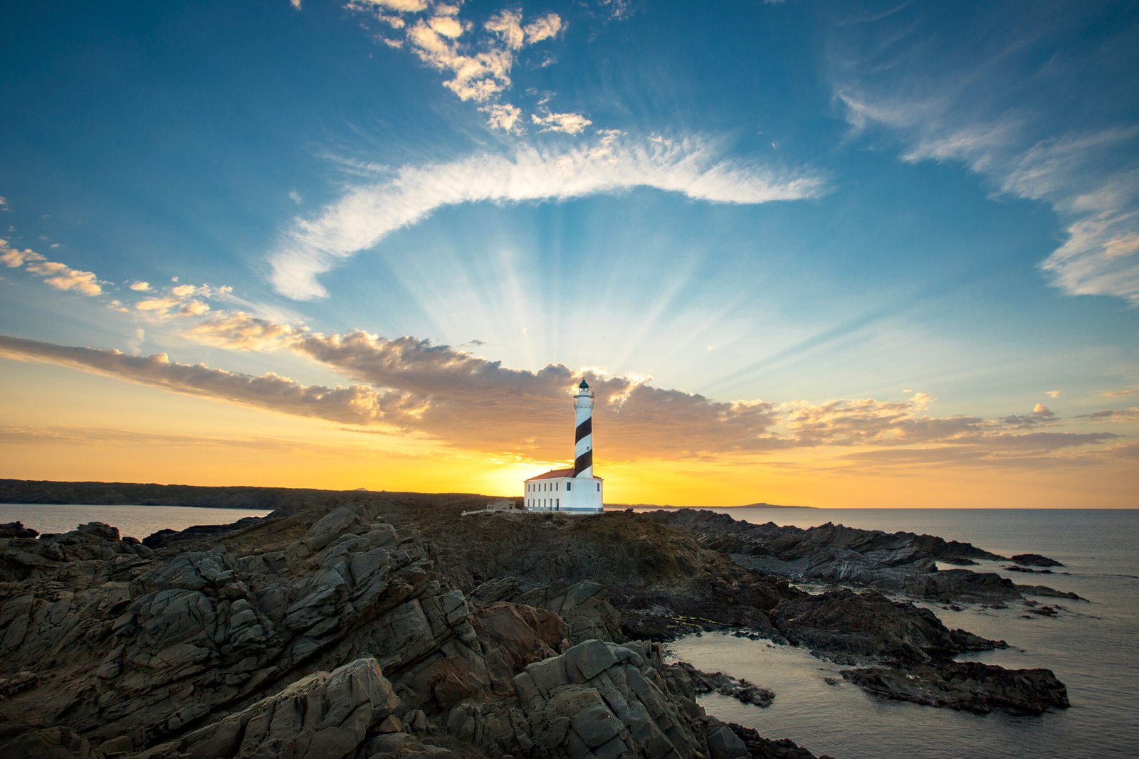 romantico atardecer en un paisaje espanol scaled