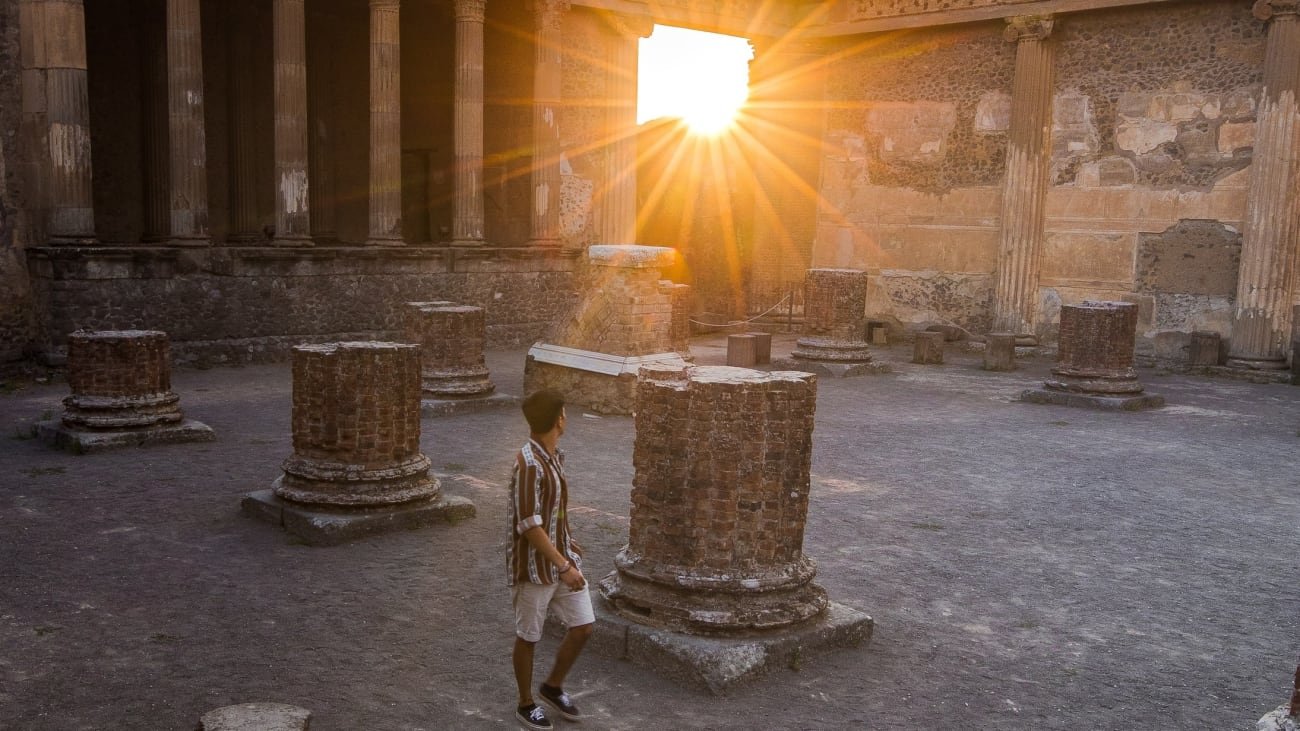 ruinas de pompeya bajo el sol