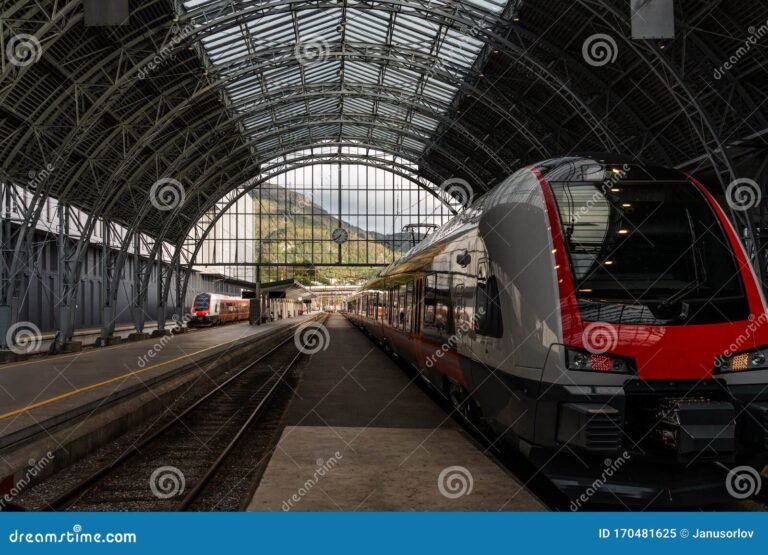 Cómo llegar en tren de Barcelona a Port Aventura