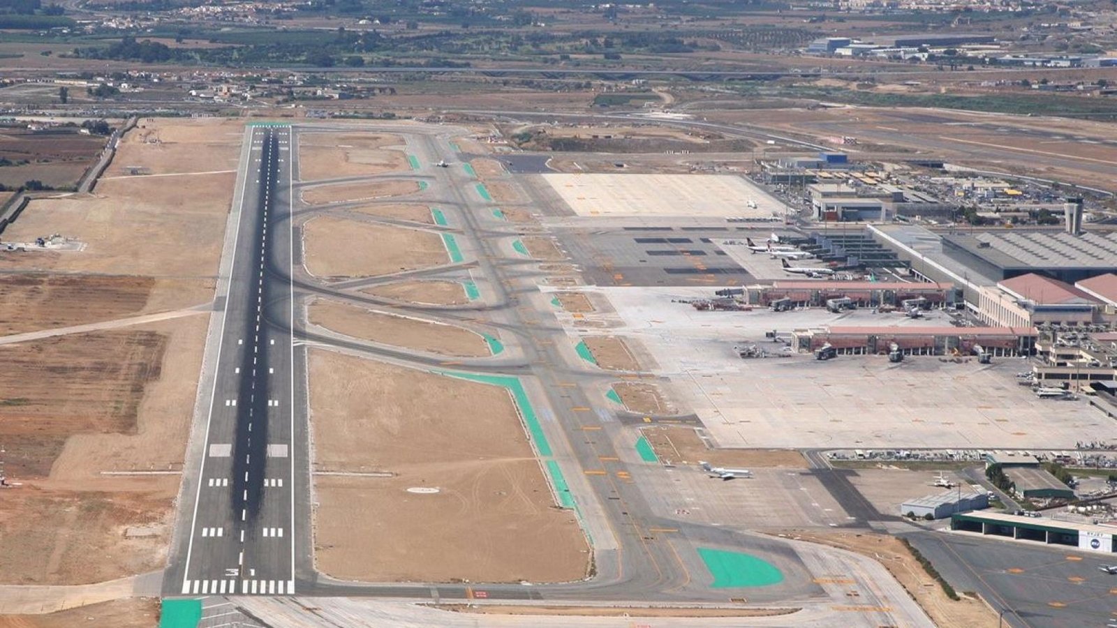 vista aerea del aeropuerto de malaga