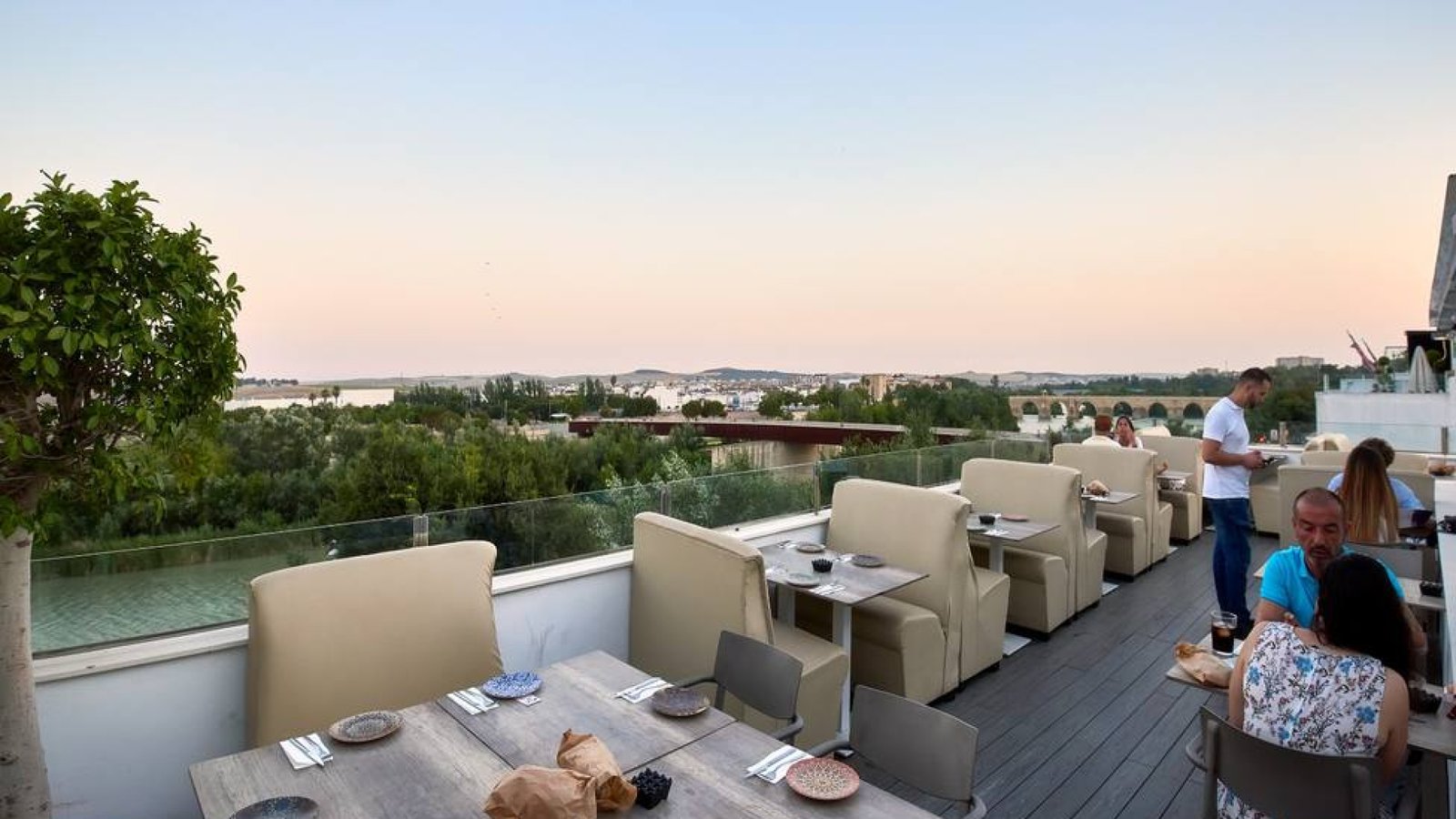 vista de la taberna tierra y mar cordoba