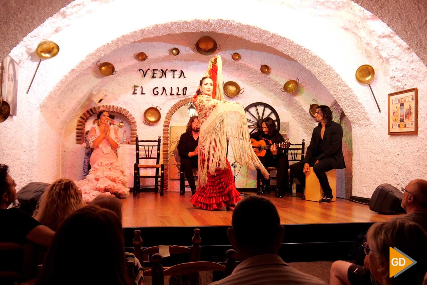 vista del sacromonte con tablaos flamencos
