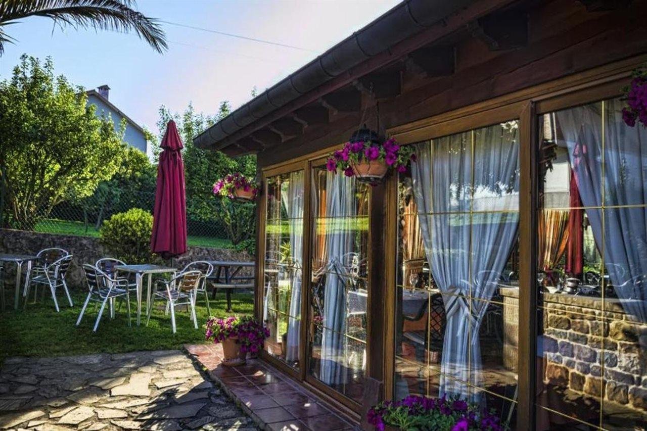 vista exterior de la posada camino de altamira