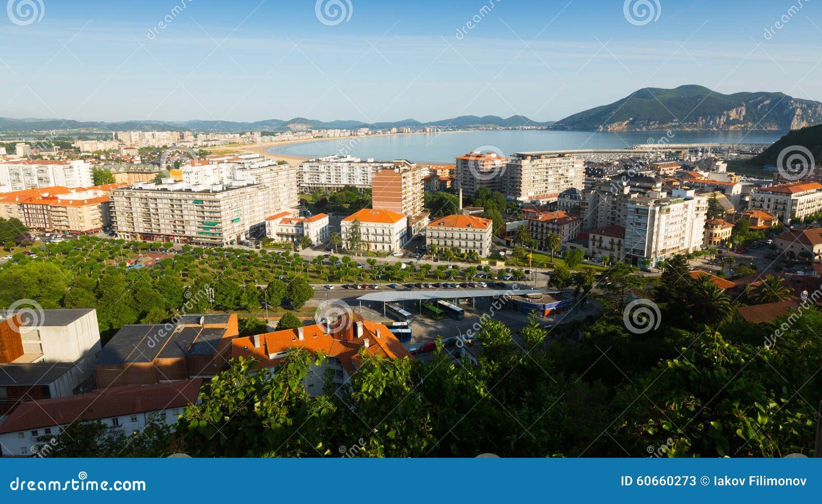 vista panoramica de casas en cantabria